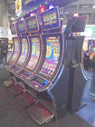 Tamaño del monitor LCD de la pantalla táctil de PCAP de 10.1inch a 98inch con estructura en las luces LED coloridas para la máquina de juego del casino
