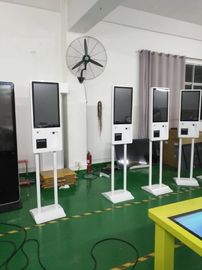 Terminal del quiosco de las actividades bancarias del servicio del uno mismo de Nfc de 32 pulgadas quiosco de la pantalla táctil de Ture Falt Pcap de 10 puntos