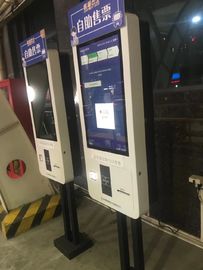 Terminal del quiosco de las actividades bancarias del servicio del uno mismo de Nfc de 32 pulgadas quiosco de la pantalla táctil de Ture Falt Pcap de 10 puntos