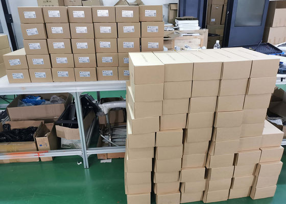 temporeros acceso termal automático de la puerta de la medida de 45 de las idiomas RFID de tarjetas del lector del piso del quiosco negro del soporte