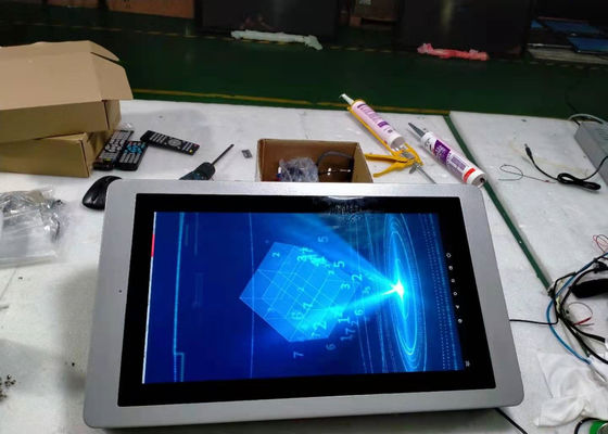 Pantalla táctil montada en la pared de la pulgada 0.3kW de la señalización AC240V 1500nits de Digitaces 32