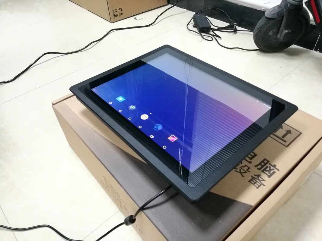 Display de señalización digital de CPU de cuatro núcleos con sistema operativo Android y Windows diseñado para funcionar en diversos entornos comerciales