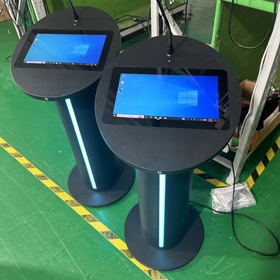 Podio digital multimedia 13.3 pulgadas pcap toque LCD amplificador de altavoces de púlpito y micrófono inalámbrico para reuniones